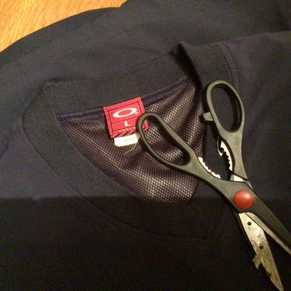 OAKLEY  activewear shirt - Picture 3 of 4